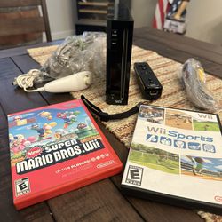 Nintendo Wii Black With Super Mario And Wii Sports Excellent Condition