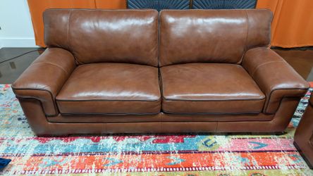 Myers like new couch and loveseat real leather