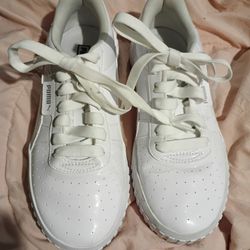 Puma White 7.5  Sneakers 