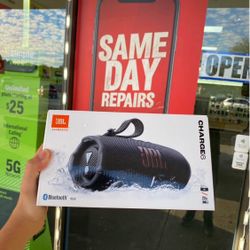 Brand new JBL Charge 6 speaker (wireless/bluetooth)