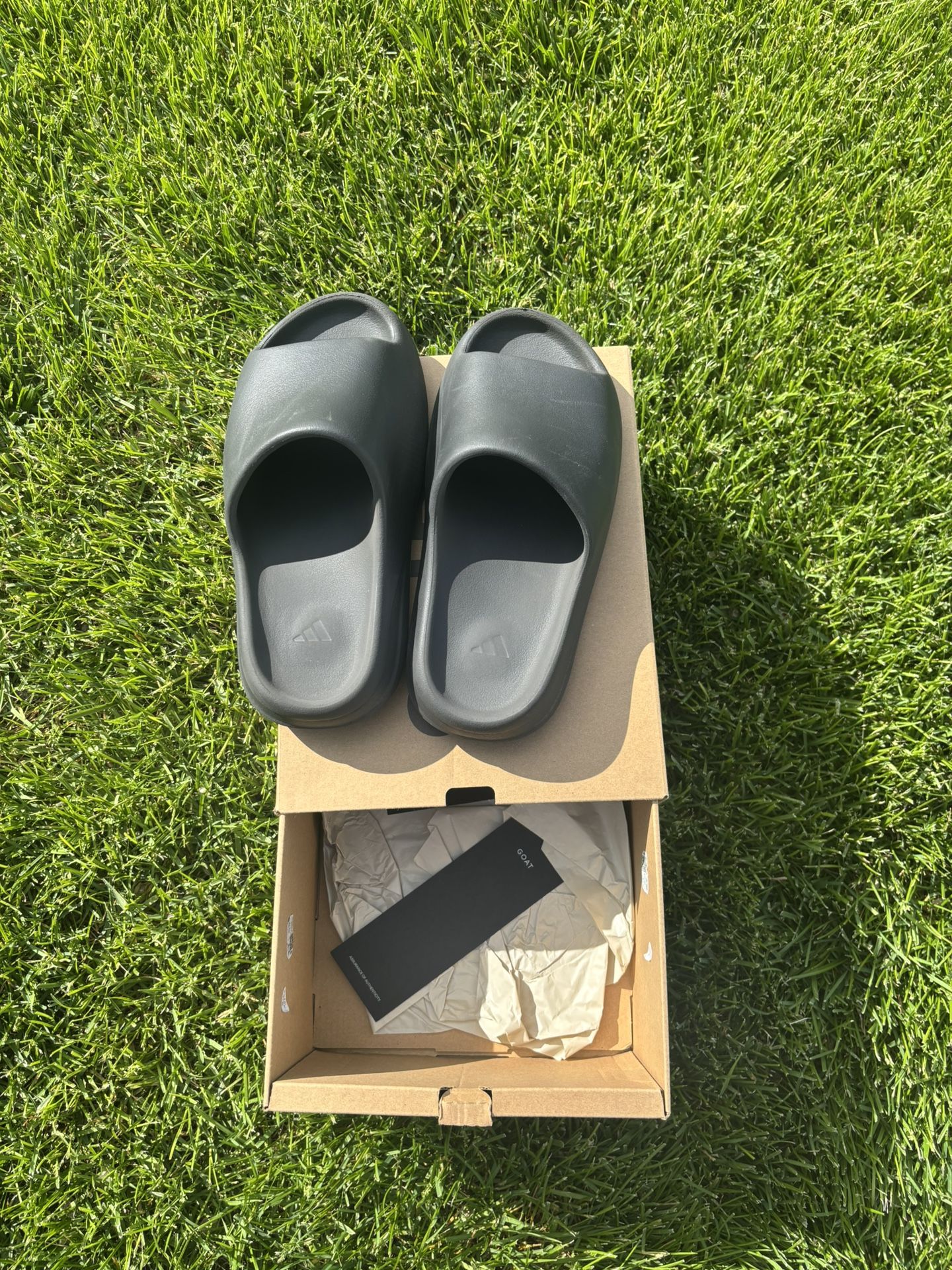 Yeezy Slide ‘Onyx’ Size 8