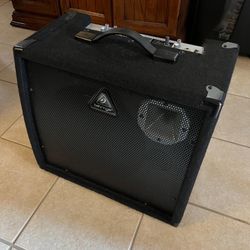 Behringer Ultratone K900 FX - Keyboard Amp