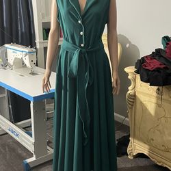 Vestidos. Overoles.  Y. Faldas. $20