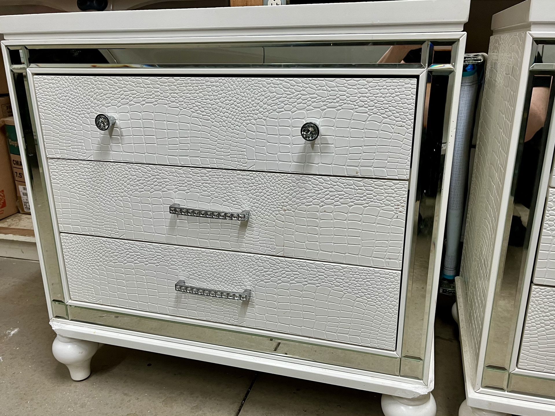 2 Dressers With 3 Large Drawers 