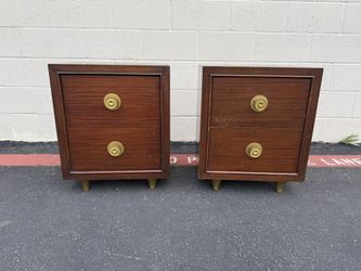 Wonderful Pair of Vintage Mahogany Nightstands with Brass Details
