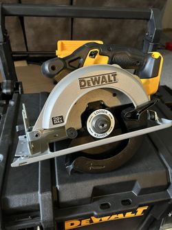 Dewalt 6 1/2” Circular Saw