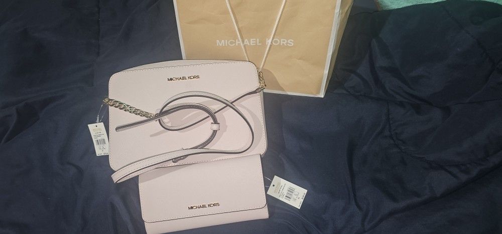 Michael Kors Crossbody Purse With Wallet $160