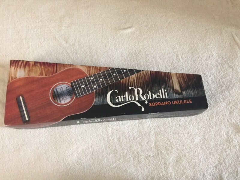 Carlo robelli store ukulele