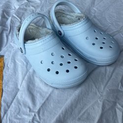Crocs Women’s 7 Men’s 5