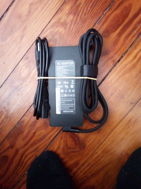 Gaming Laptop Charger For Razer Computer.