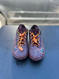 Boys cleats
