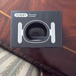 alarm clock on wheels 