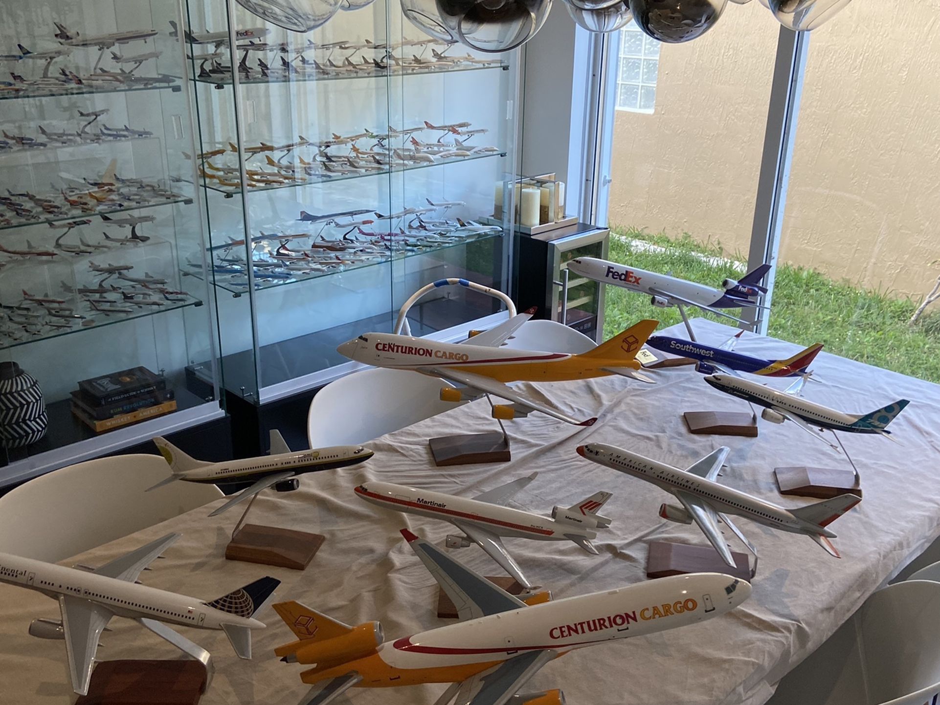 Airplane Models 1:100 Scale Executive Desktop Models