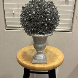 13” TALL HOLIDAY DECOR