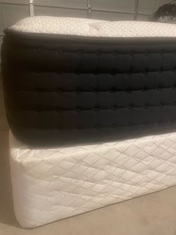 Queen size Dreamcloud Mattress
