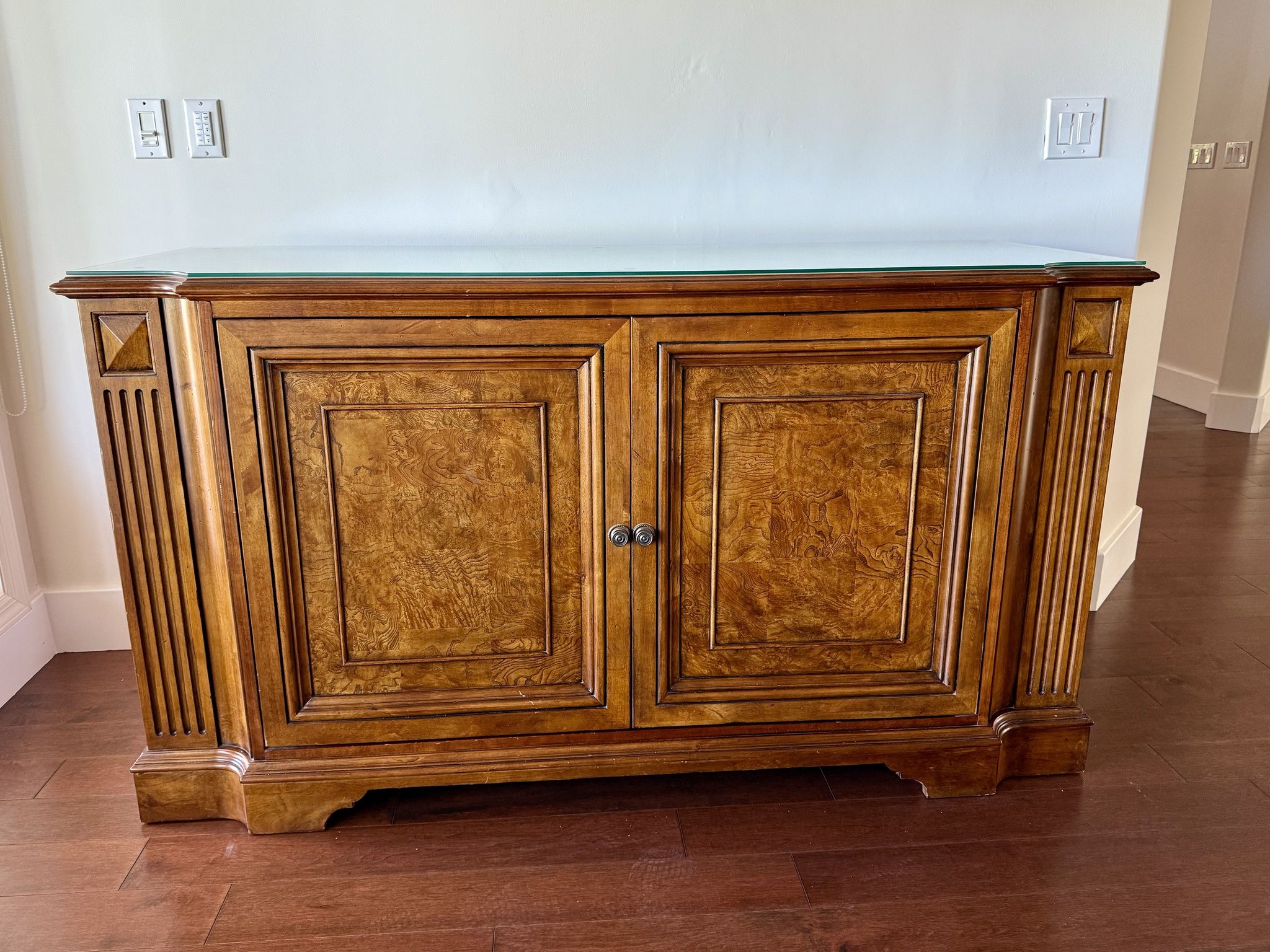 Ethan Allen Townhouse Collection Maple Burl Media Cabinet