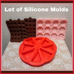 LOT OF SILICONE MOLDS

