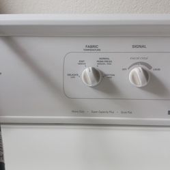 Like NEW electric dryer (220 outlet)