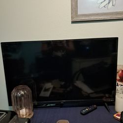 TCL 32 inch ROKU TV