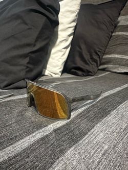 Oakley Sutros