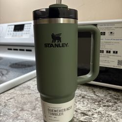 STANLEY Quencher H2.0 Tumbler with Handle and Straw