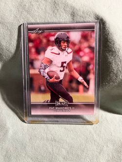 PATRIC MAHOMES  ROOKIE CARD
