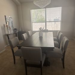 Nice Dining table And chairs. Seats 8. 