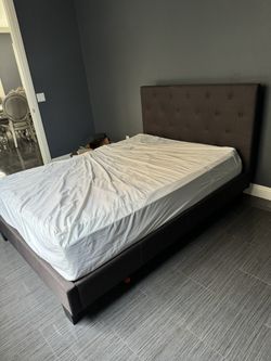 Queen Size Headboard With Mattress