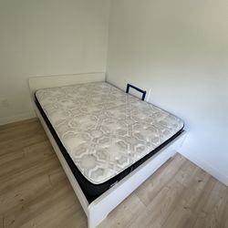 Queen bed: Mattress & Frame