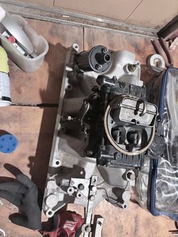 351 Windsor Intake Manifold with 600 marine carb.