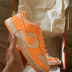 Nike Dunks Peach Creams Dunks Size 6.5m/8w Brand New $130