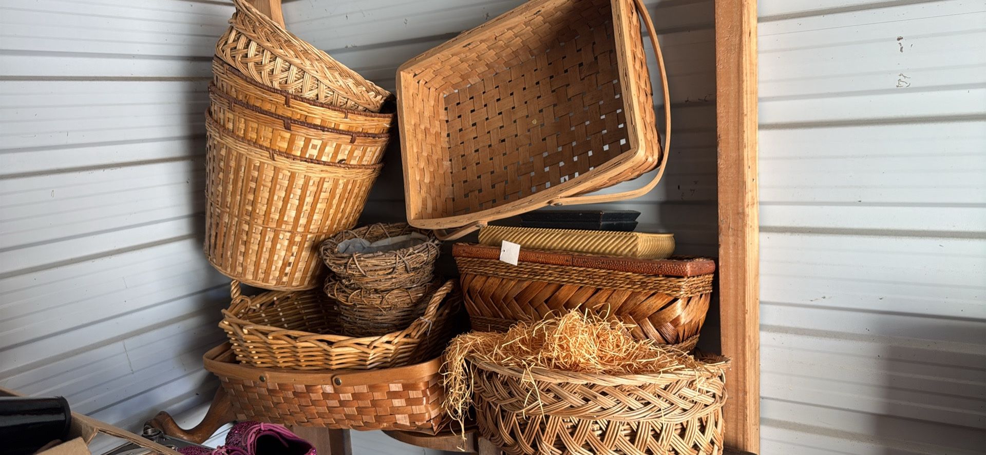 Assorted baskets Read description
