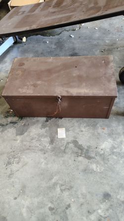 Locking tool box