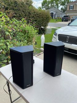 DEFINITIVE TECHNOLOGY BI POLAR SURROUND SPEAKERS.