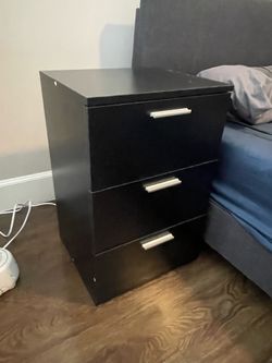 Black night stands