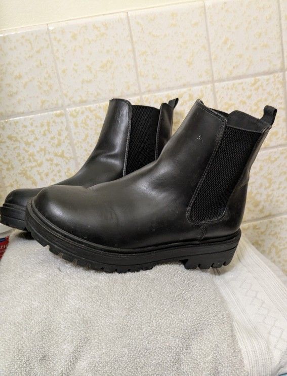 Women's Soda Pilot Chelsea Boots