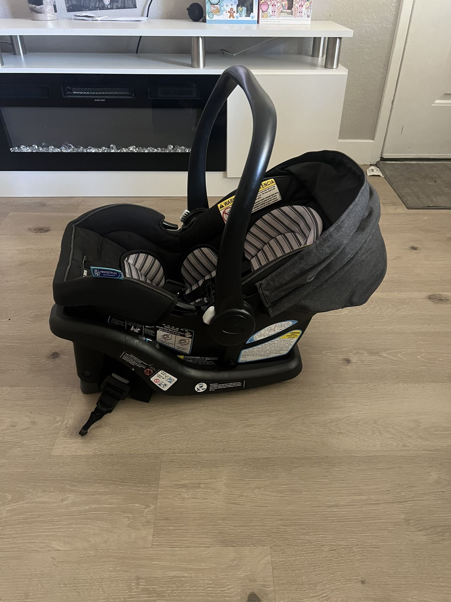 Graco Infant Car seat
