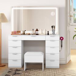 Beautiful Vanity Make-up 