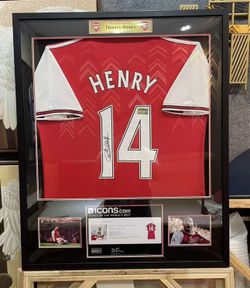 Henry signed the shirt