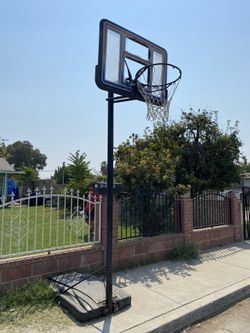 Basketball hoop