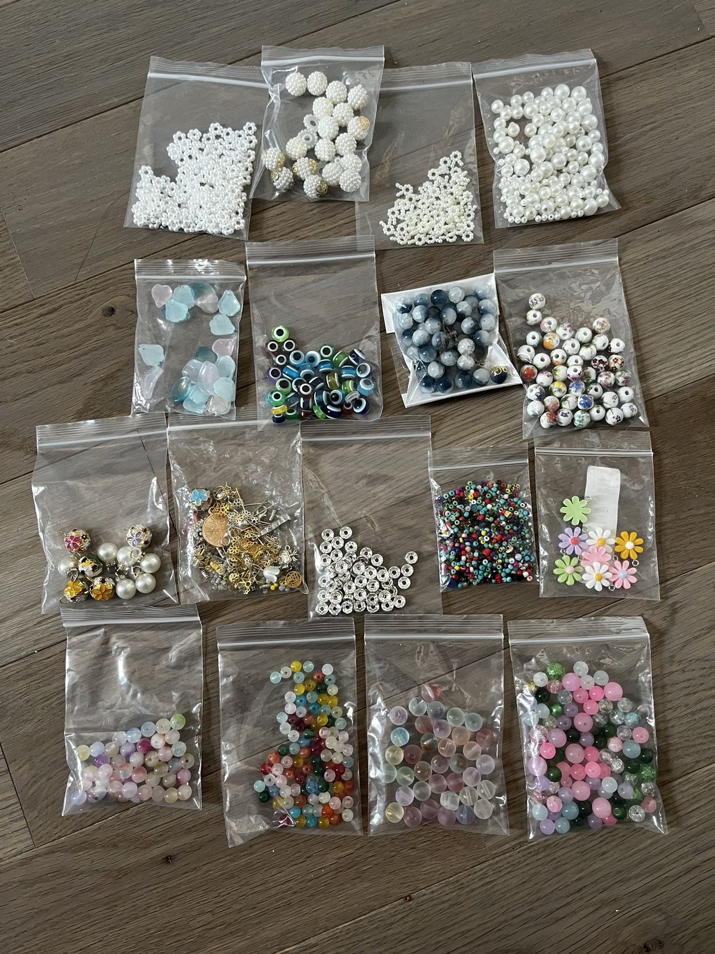 Homemade jewelry materials, including glass, imitation pearls