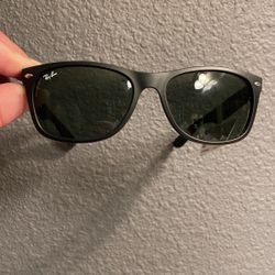 Ray-Ban Wayfarer Sunglasses