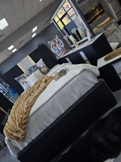 ✨️4pc Queen, King Bedrooms ✨️ Furniture Sectionals, Dining Avail