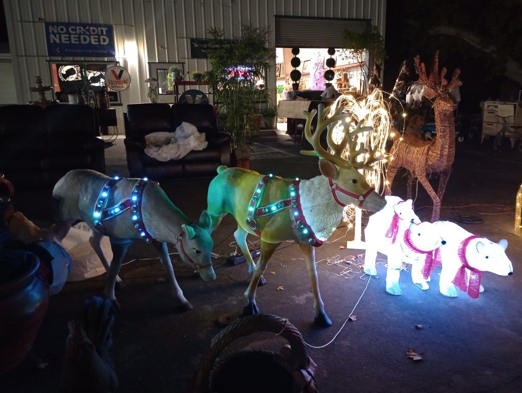 Reindeer Family, Tree With Decorations And Lawn Ornaments