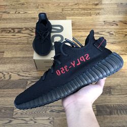 Yeezy 350 Bred