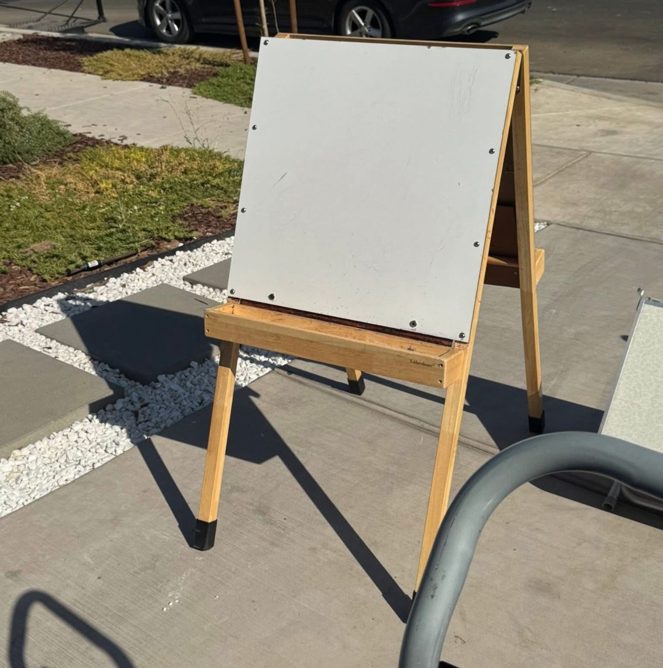 Easel Lakeshore