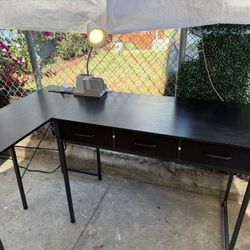 Desk With Lamp