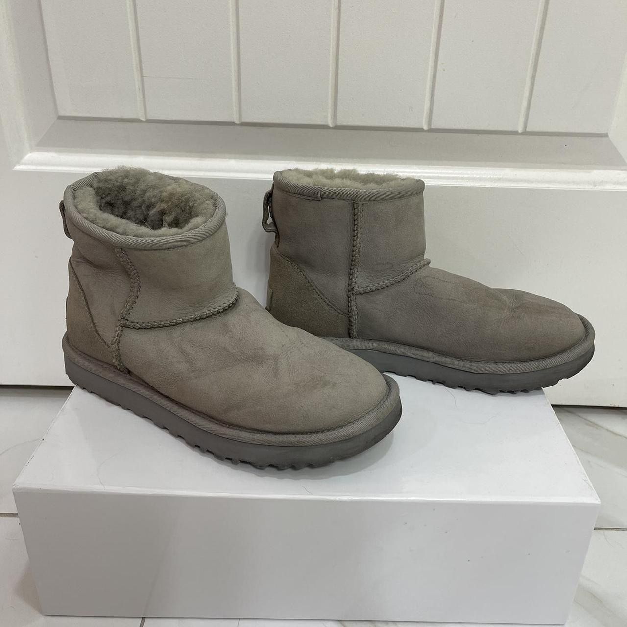 UGG Classic Mini Boot Gray - Size: US 6 