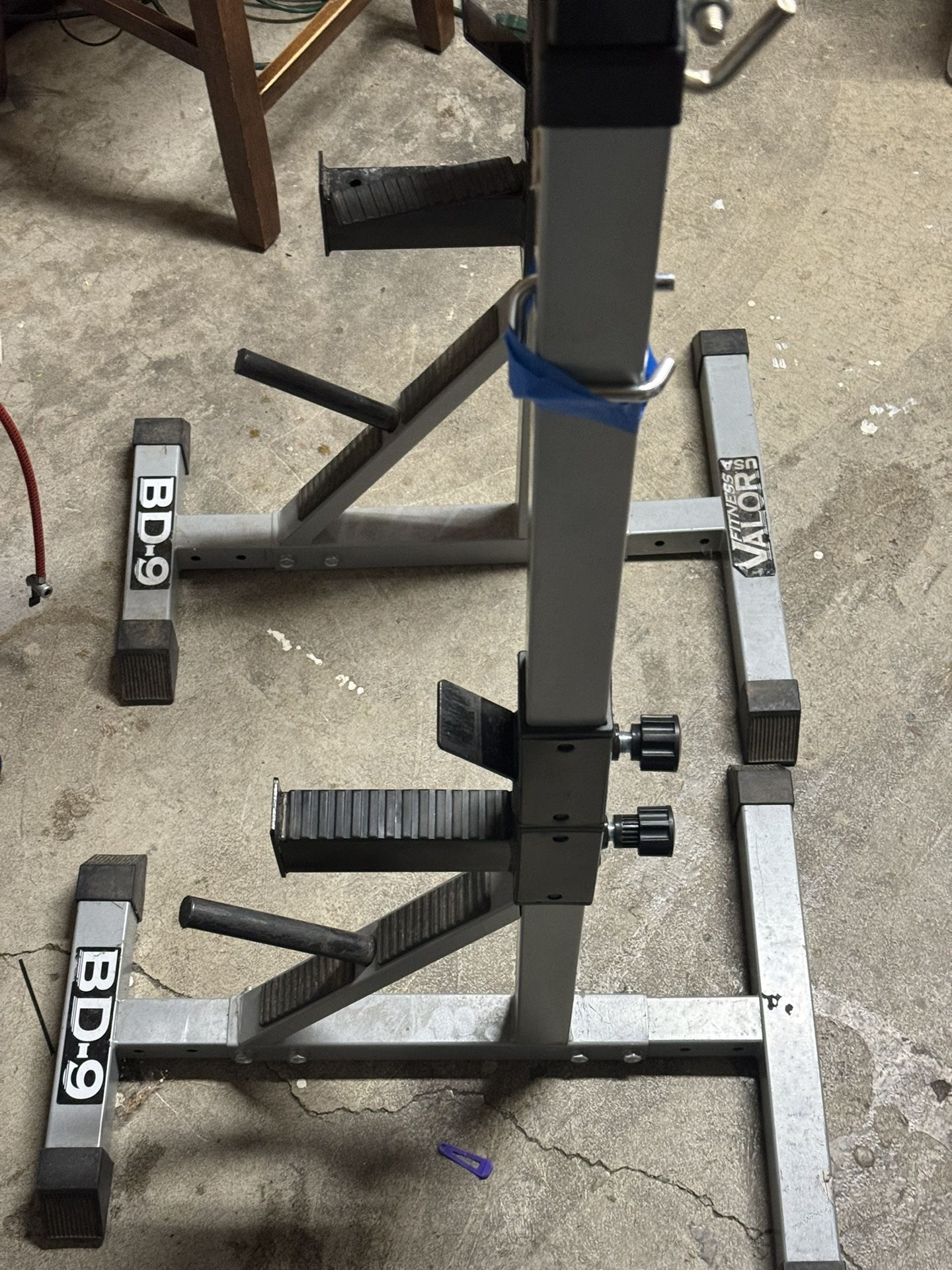 Independent Squat Stands w/ Plate Storage and Bar Catch
