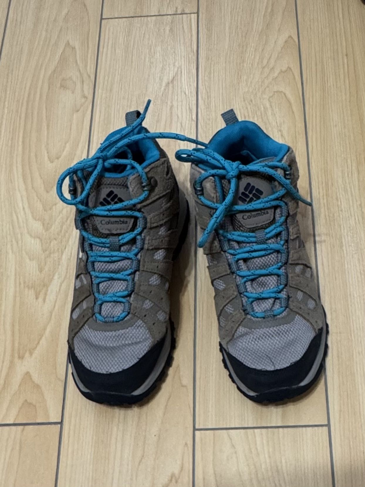 Columbia Hiking Boots  For Women 7
